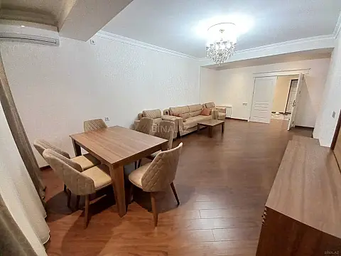Kirayə verilir 3 otaqlı mənzil 130 m²