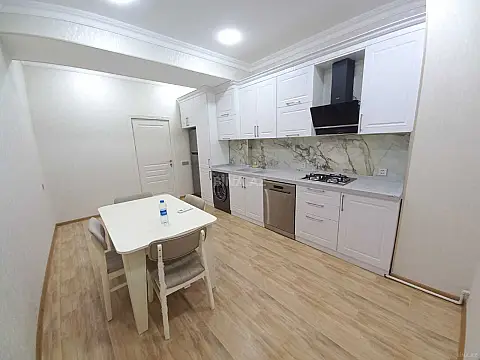 Kirayə verilir 3 otaqlı mənzil 130 m²