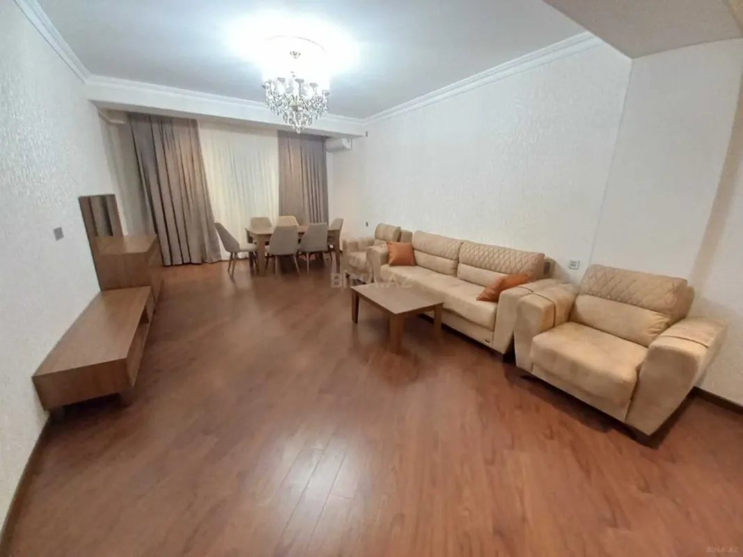 Kirayə verilir 3 otaqlı mənzil 130 m²