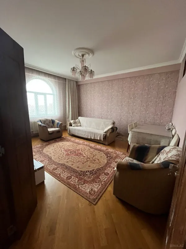 Kirayə verilir 2 otaqlı mənzil 62 m²