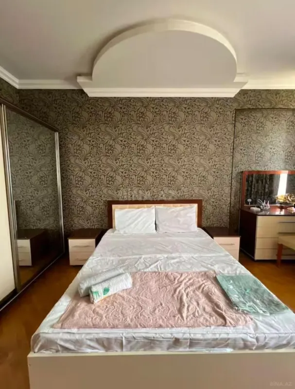 Kirayə verilir 3 otaqlı mənzil 150 m²