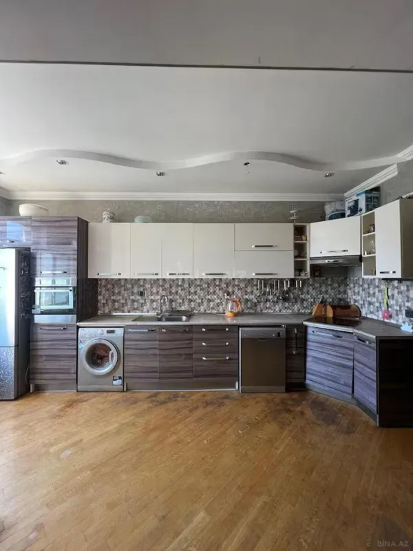 Kirayə verilir 3 otaqlı mənzil 150 m²