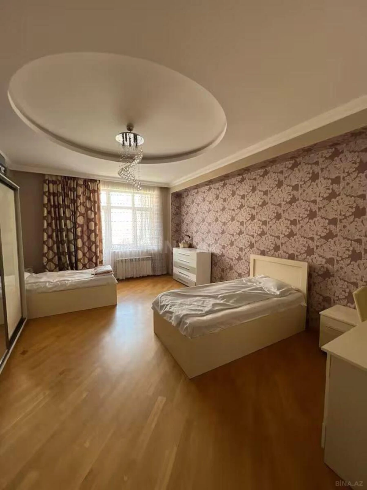 Kirayə verilir 3 otaqlı mənzil 150 m²