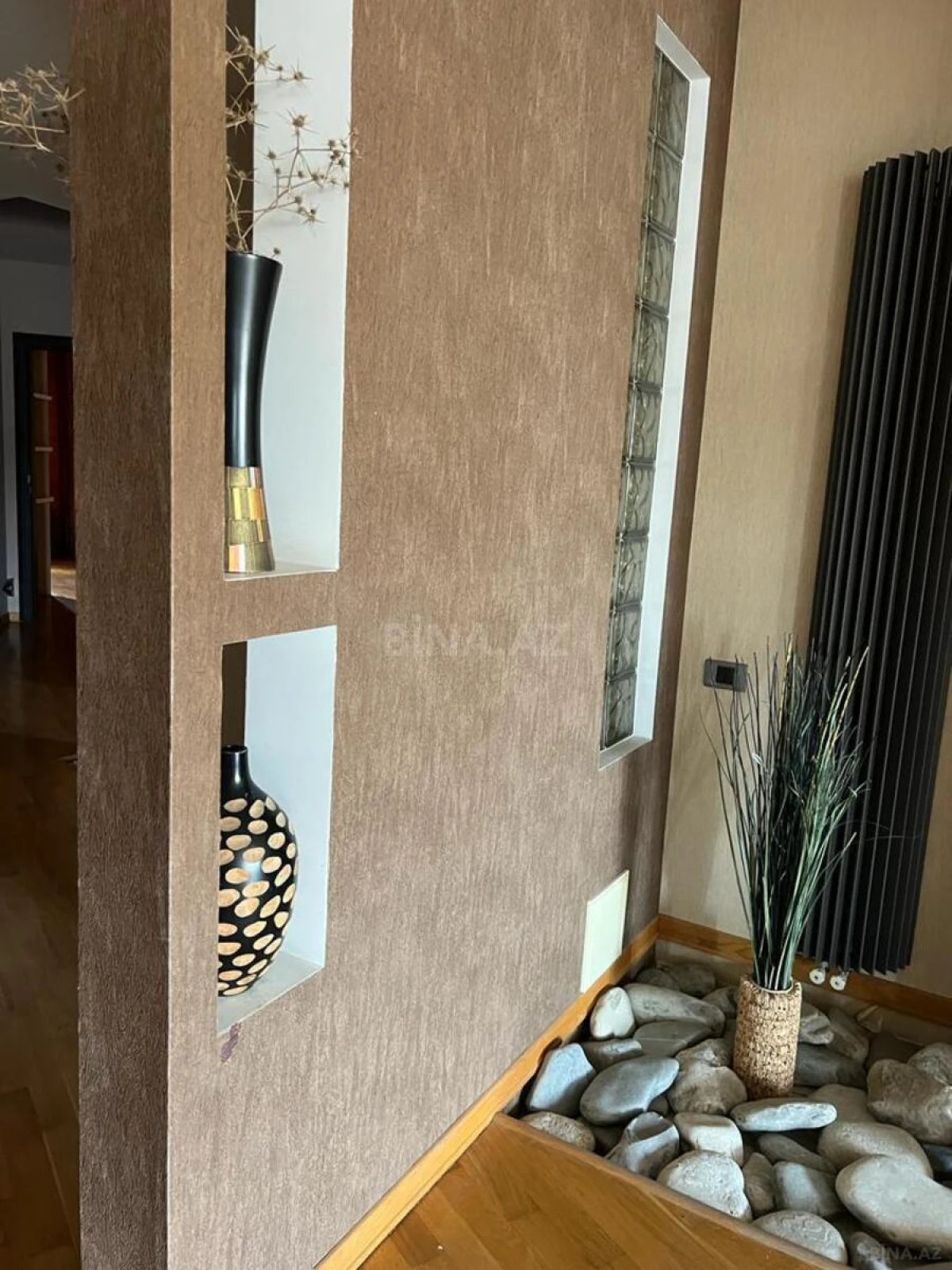 Satılır 5 otaqlı mənzil 245 m²
