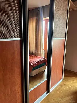 Satılır 5 otaqlı mənzil 245 m²