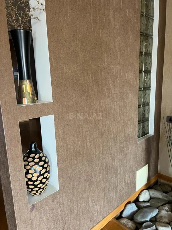 Satılır 5 otaqlı mənzil 245 m²