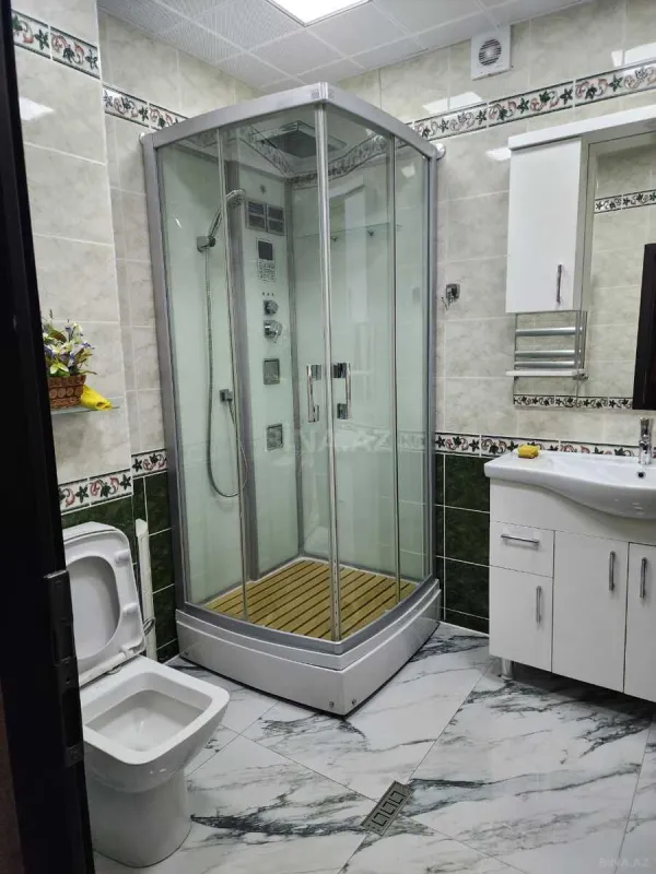 Kirayə verilir 5 otaqlı mənzil 200 m²