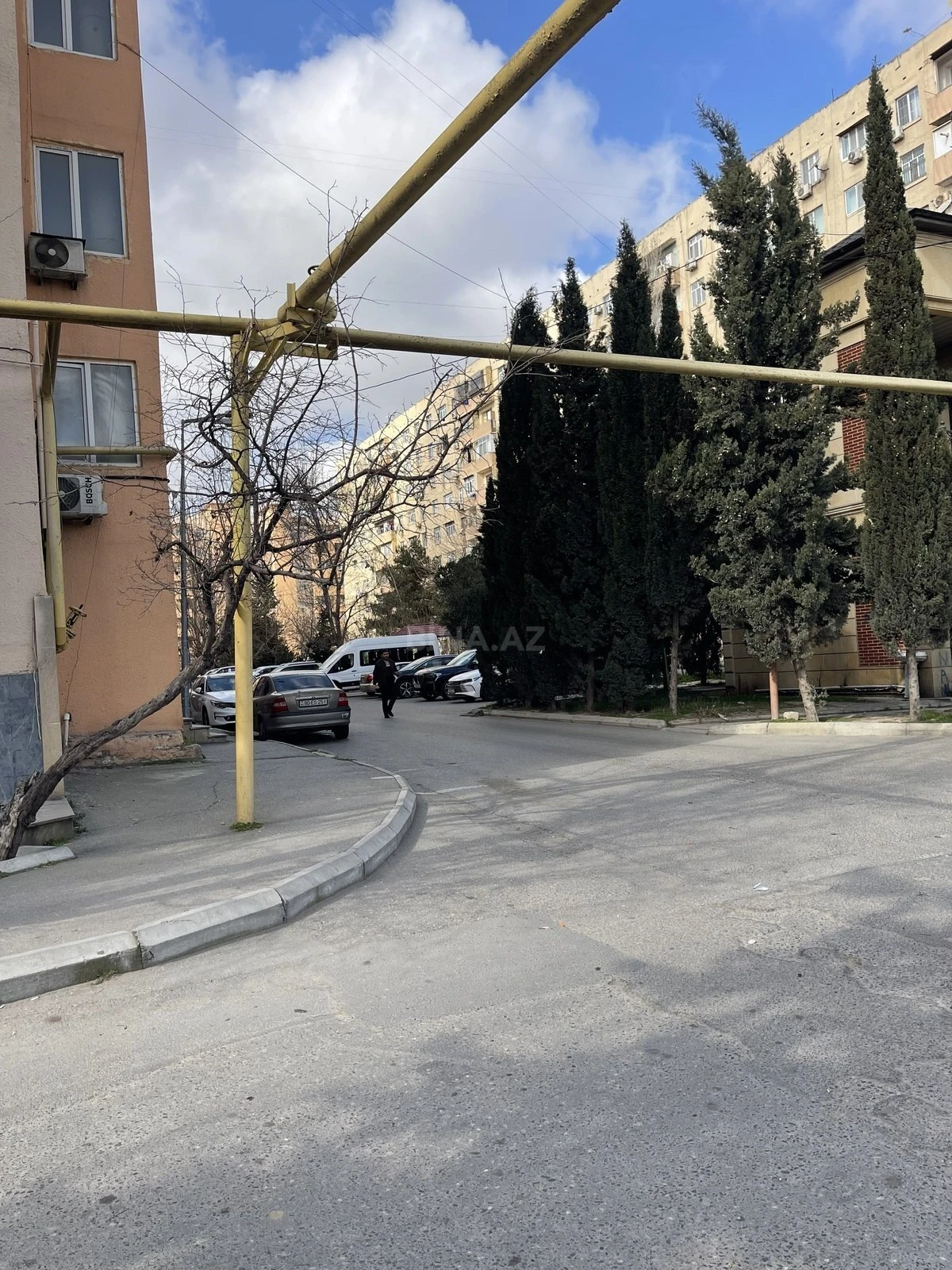 Satılır obyekt 320 m²