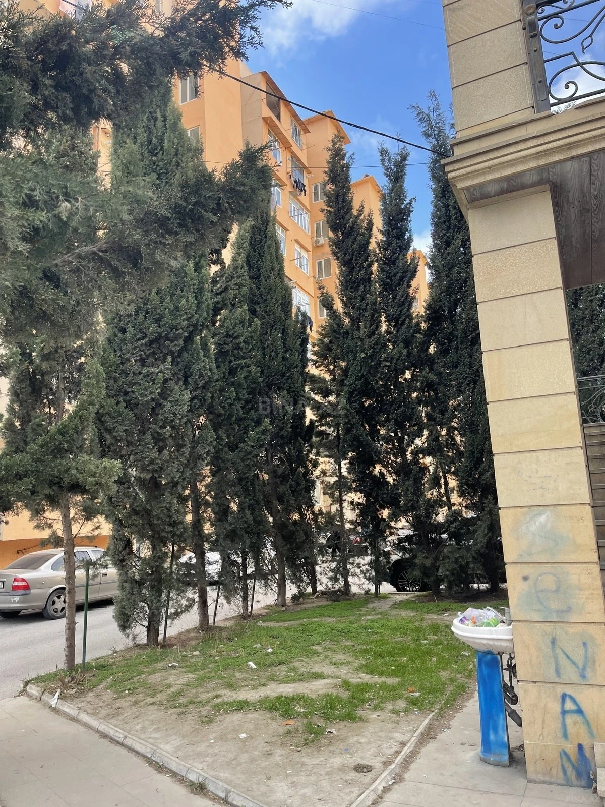 Satılır obyekt 320 m²