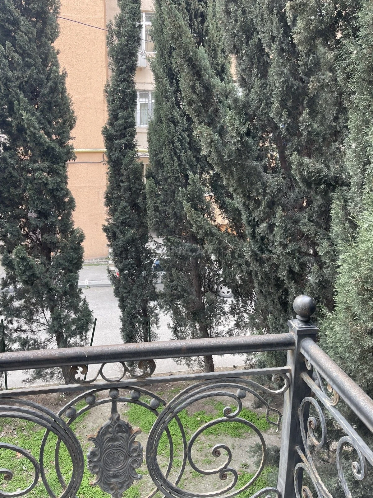 Satılır obyekt 320 m²