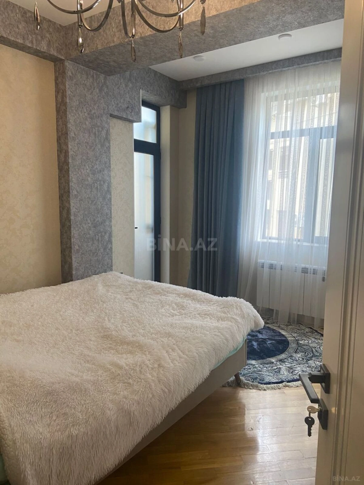 Kirayə verilir 2 otaqlı mənzil 78 m²