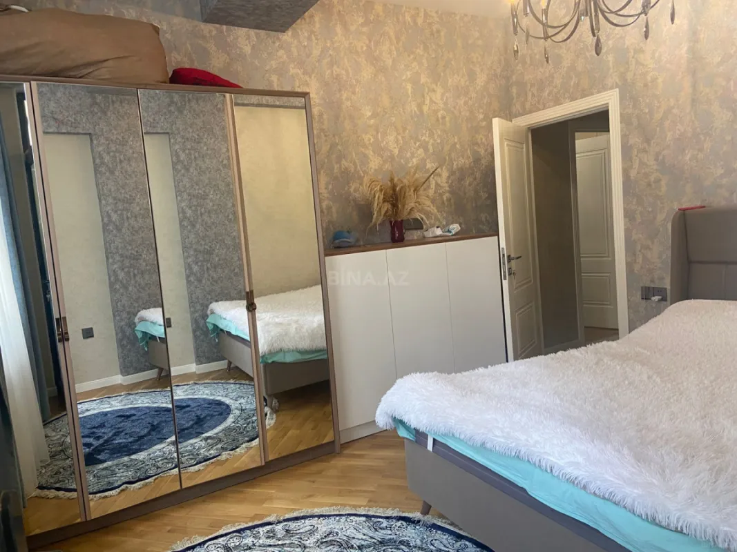 Kirayə verilir 2 otaqlı mənzil 78 m²