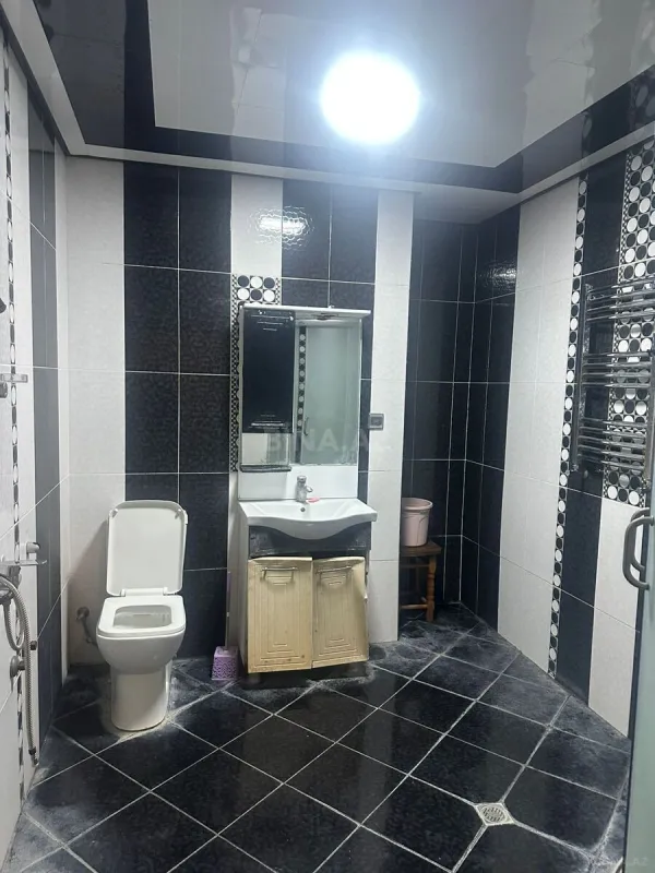 Kirayə verilir 2 otaqlı mənzil 69 m²