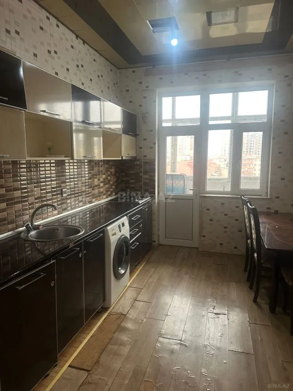 Kirayə verilir 2 otaqlı mənzil 69 m²