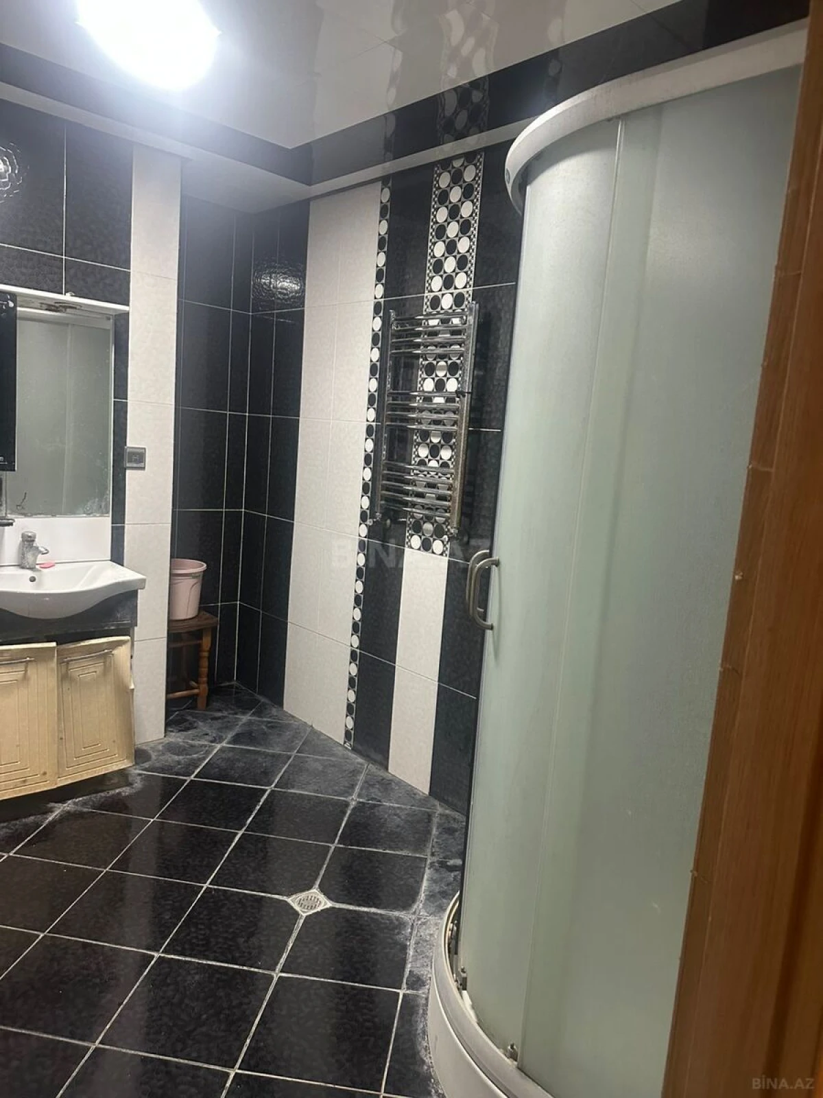Kirayə verilir 2 otaqlı mənzil 69 m²