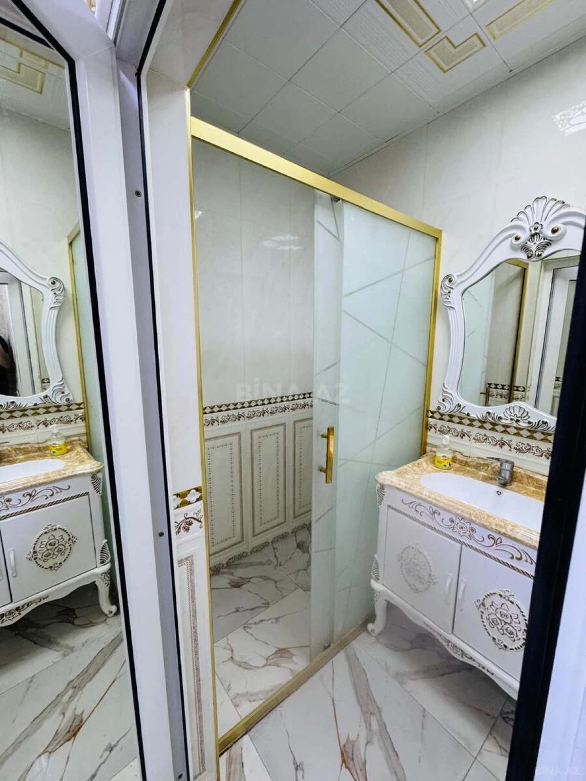 Satılır 2 otaqlı mənzil 83 m²