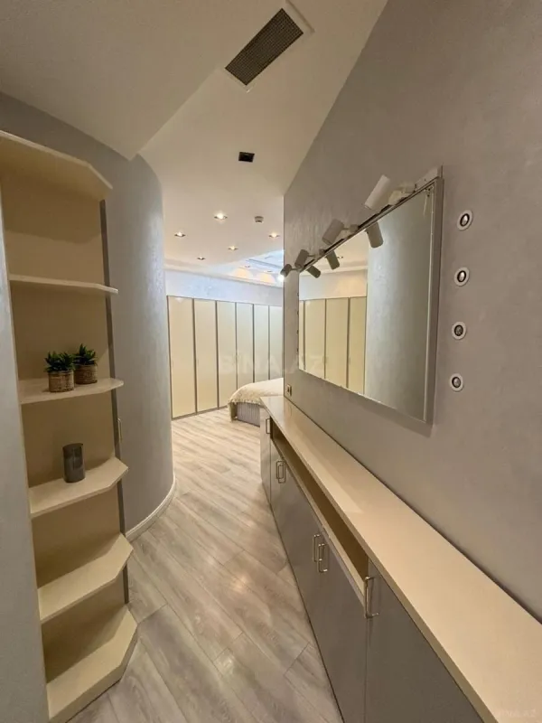 Kirayə verilir 2 otaqlı mənzil 110 m²