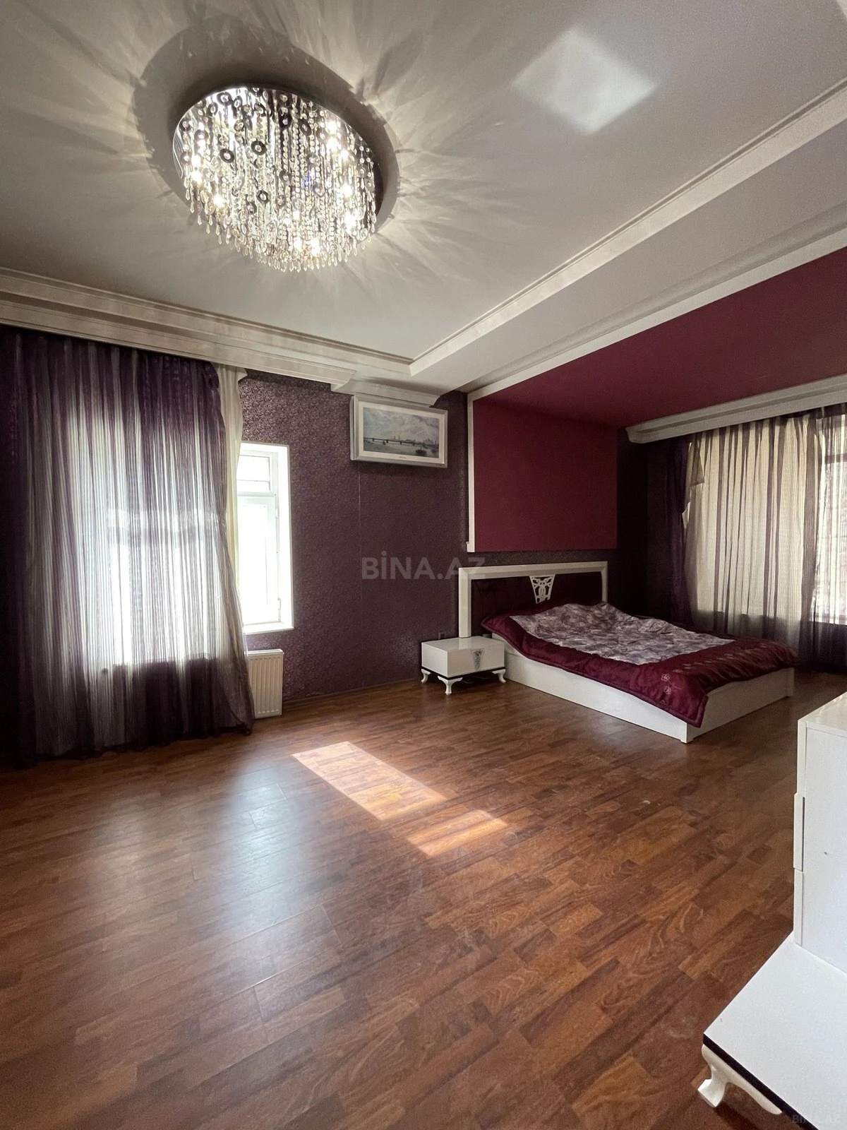 Satılır 10 otaqlı həyət evi 400 m²