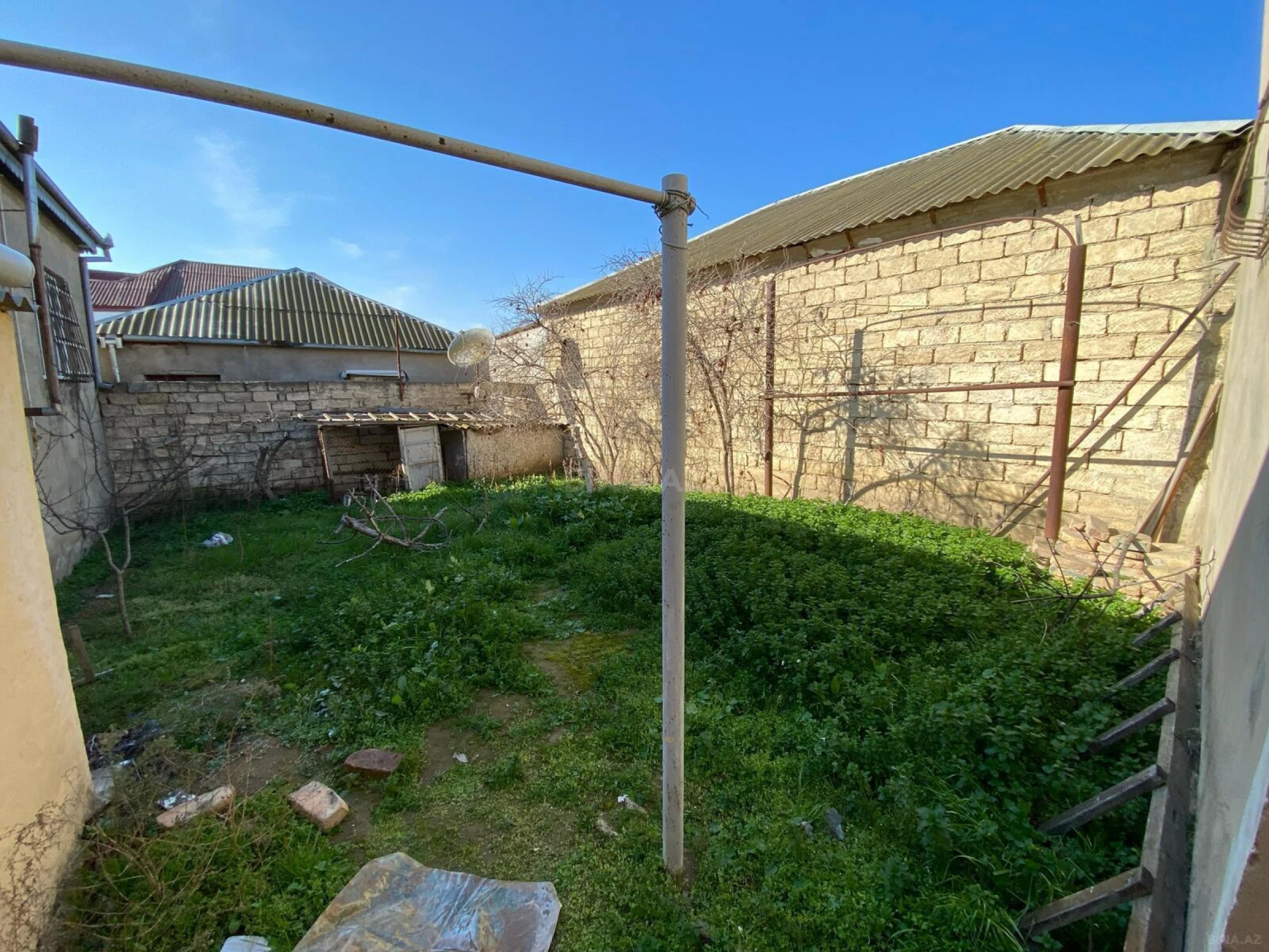 Satılır 5 otaqlı həyət evi 120 m²