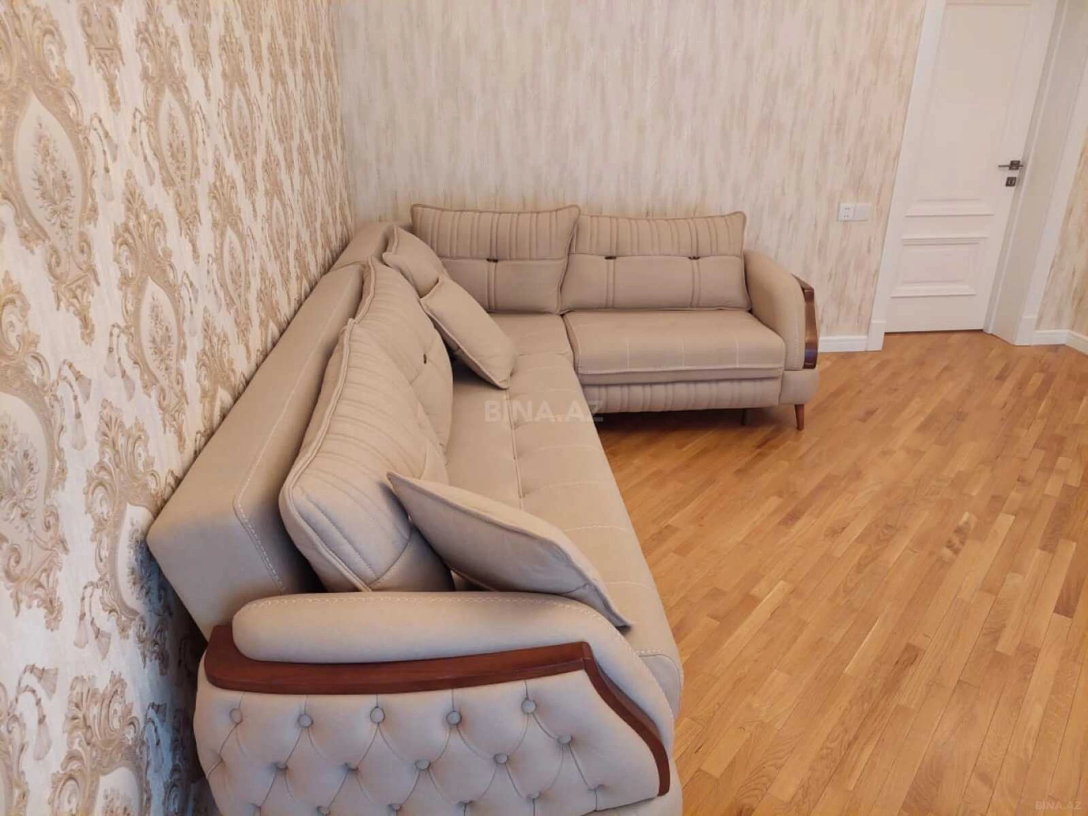 Satılır 2 otaqlı mənzil 72 m²