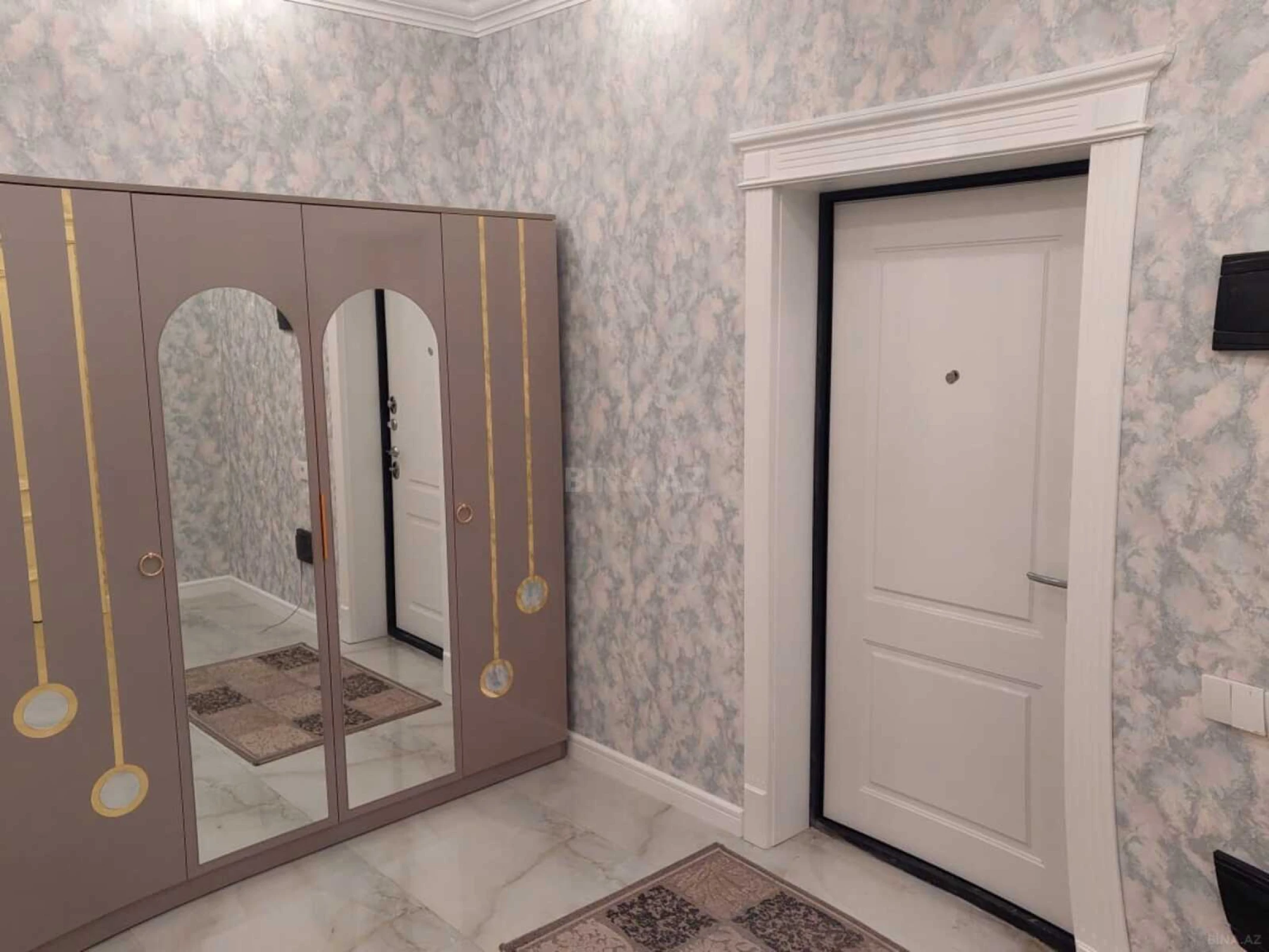Satılır 2 otaqlı mənzil 72 m²