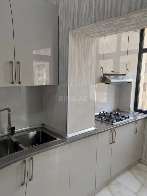 Satılır 2 otaqlı mənzil 72 m²