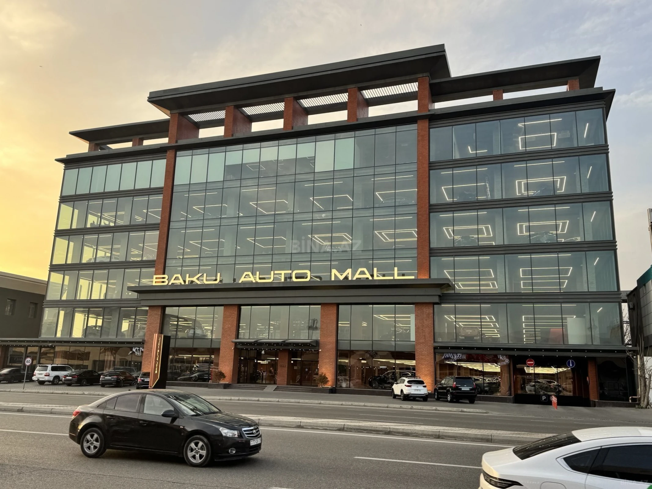 Kirayə verilir obyekt 600 m²