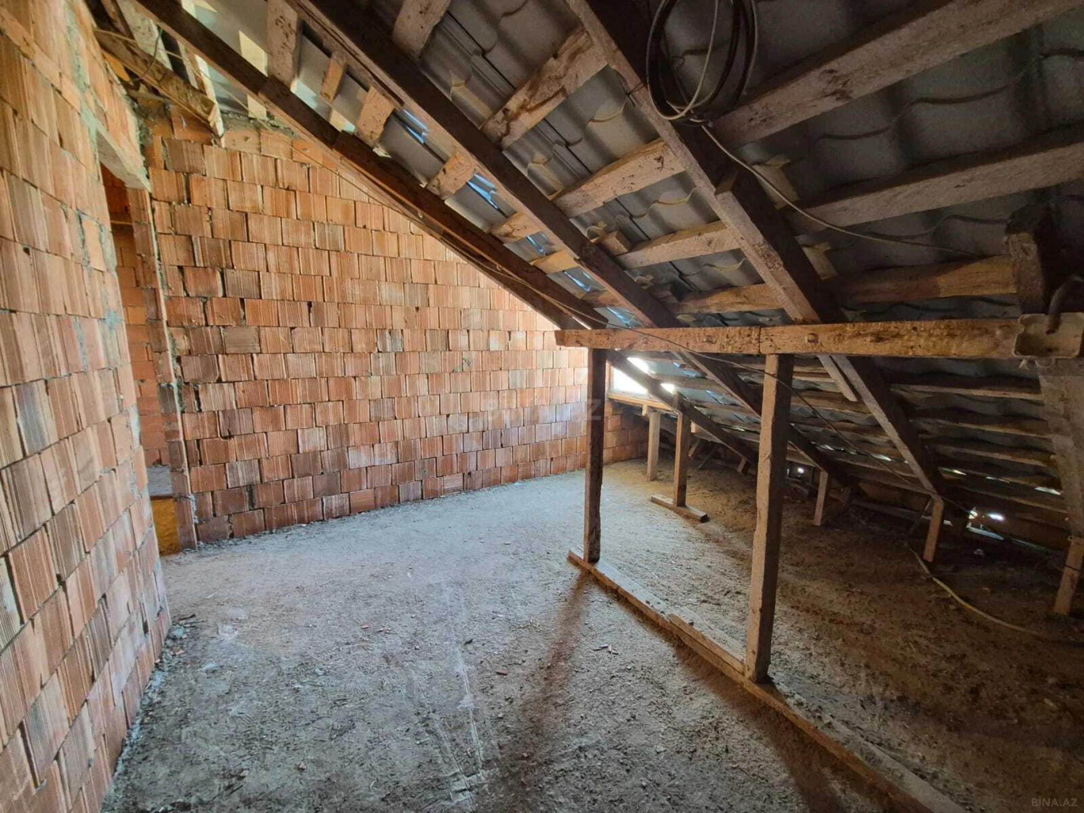 Satılır 2 otaqlı mənzil 73 m²