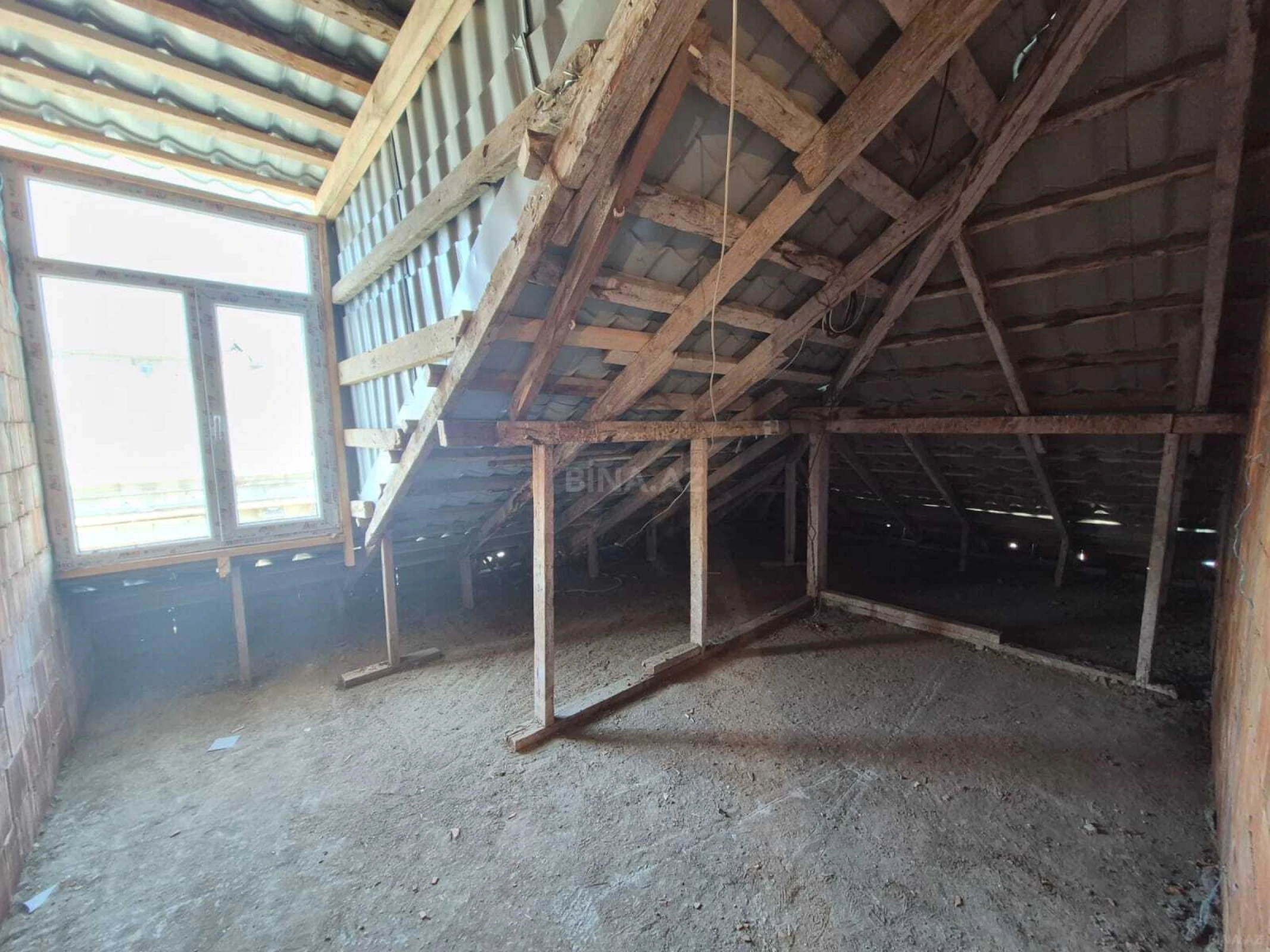 Satılır 2 otaqlı mənzil 73 m²