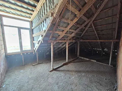 Satılır 2 otaqlı mənzil 73 m²