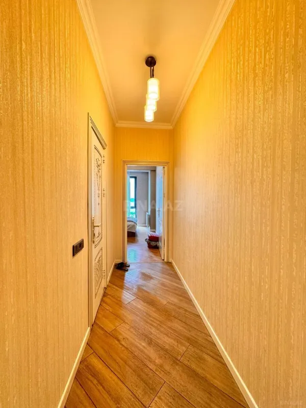 Satılır 4 otaqlı mənzil 146 m²