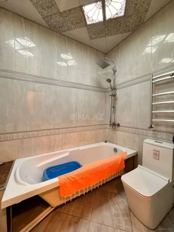 Satılır 4 otaqlı mənzil 146 m²