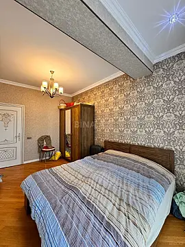 Satılır 4 otaqlı mənzil 146 m²