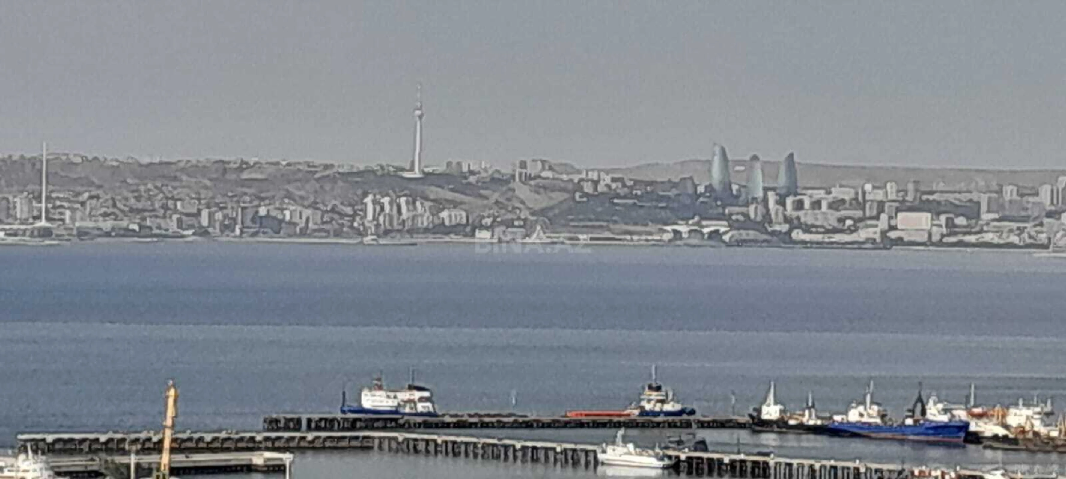 Satılır 4 otaqlı mənzil 146 m²