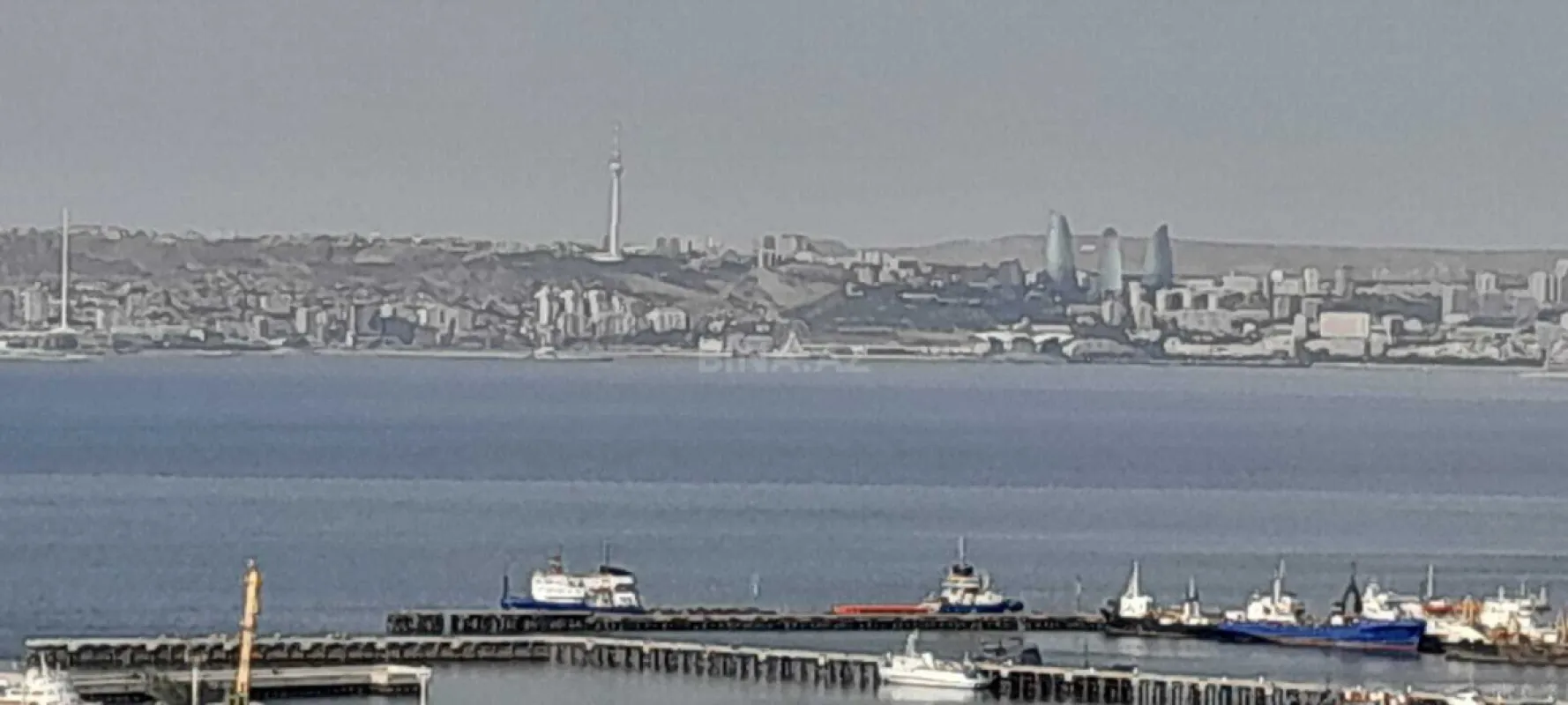 Satılır 4 otaqlı mənzil 146 m²