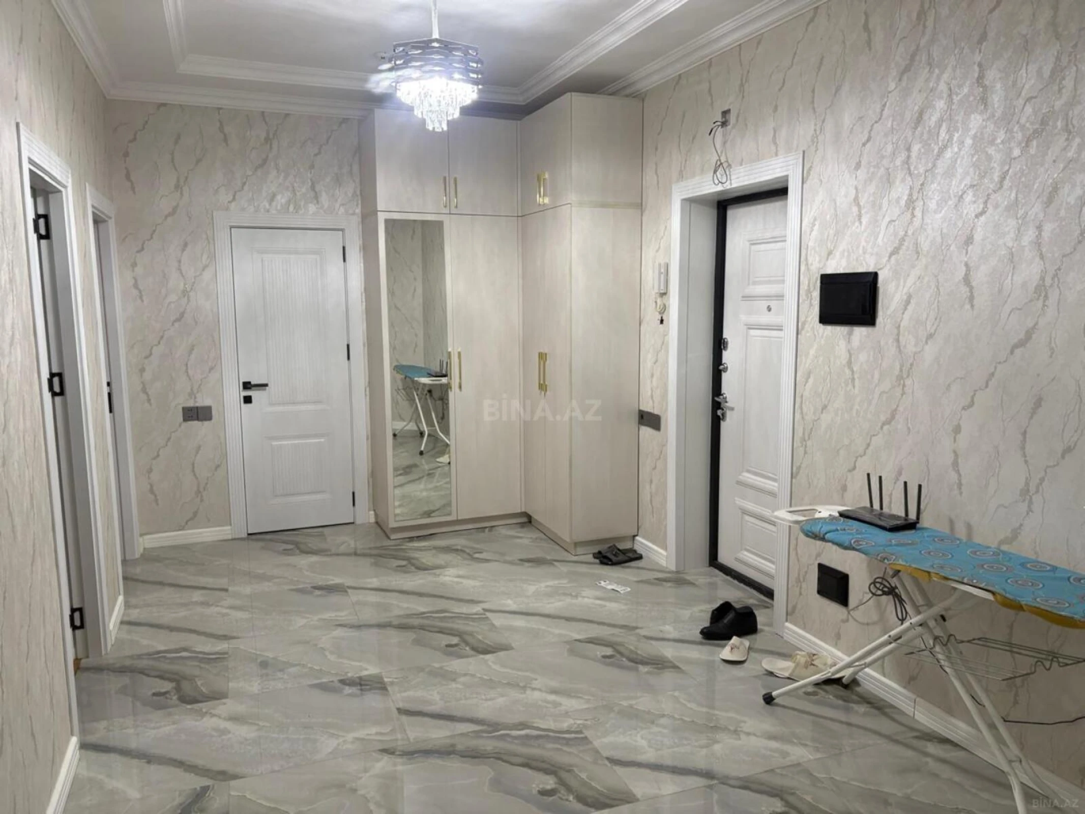 Kirayə verilir 2 otaqlı mənzil 90 m²