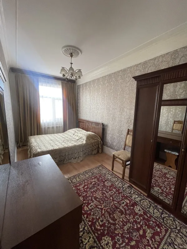 Kirayə verilir 2 otaqlı mənzil 50 m²