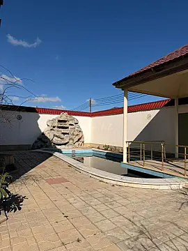 Satılır 6 otaqlı həyət evi 300 m²