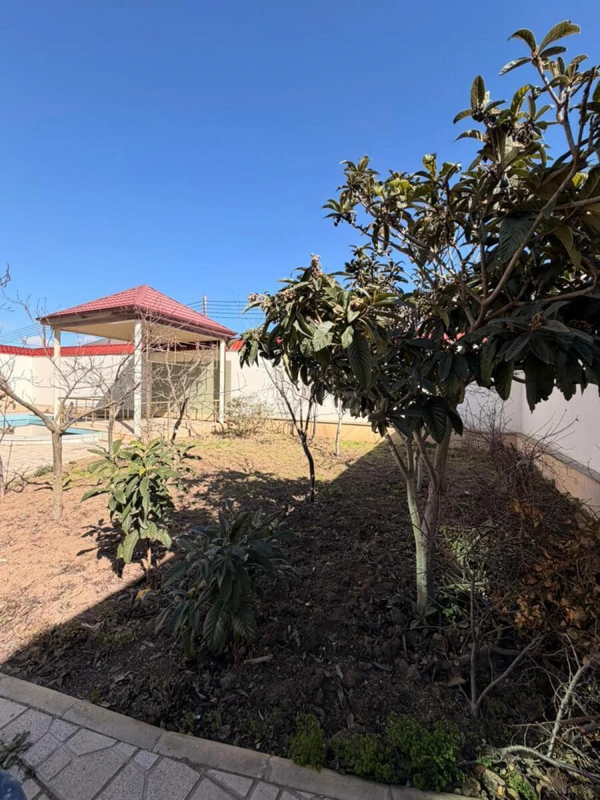 Satılır 6 otaqlı həyət evi 300 m²