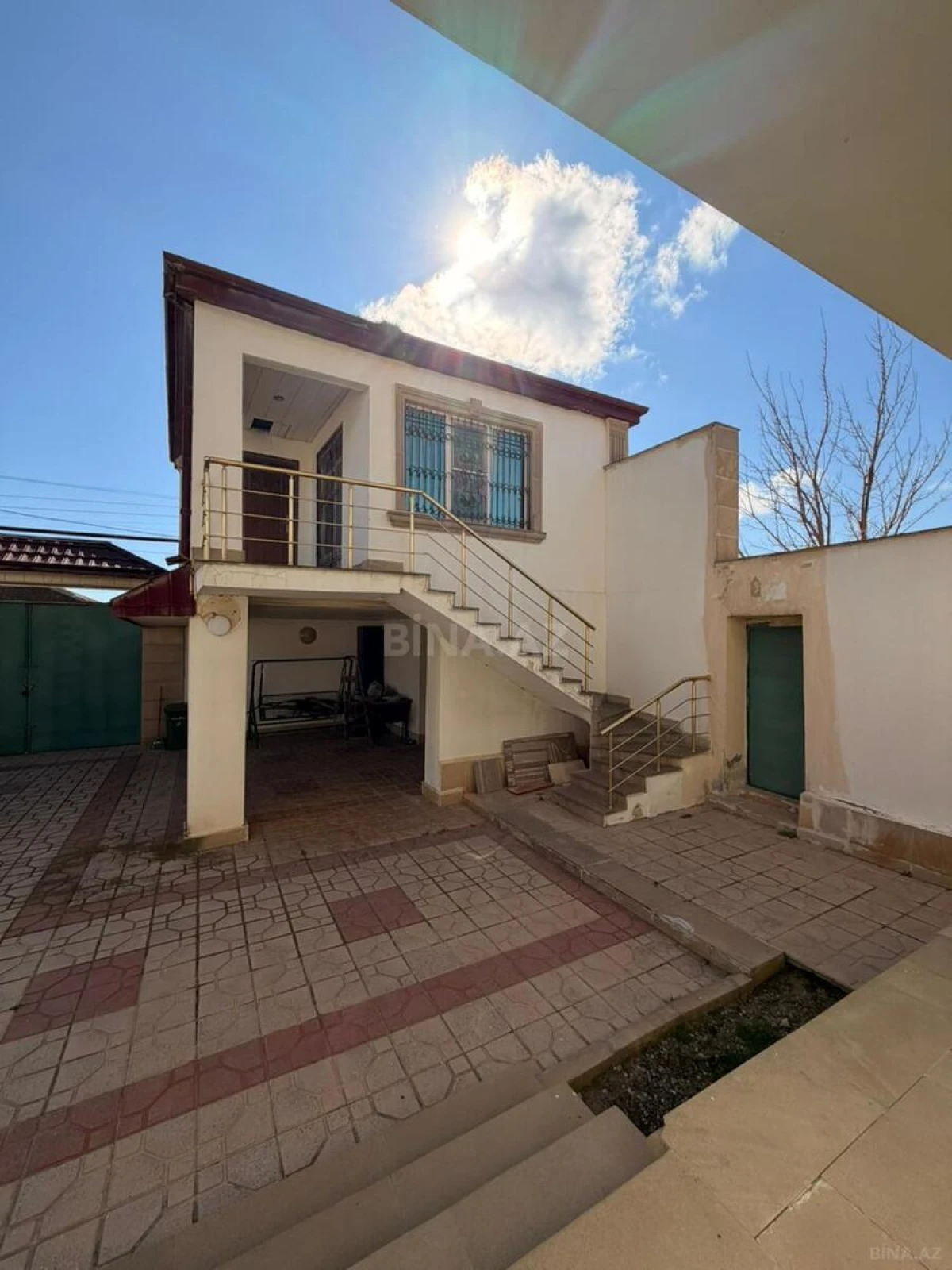 Satılır 6 otaqlı həyət evi 300 m²