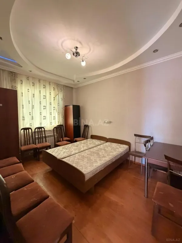 Satılır 6 otaqlı həyət evi 300 m²