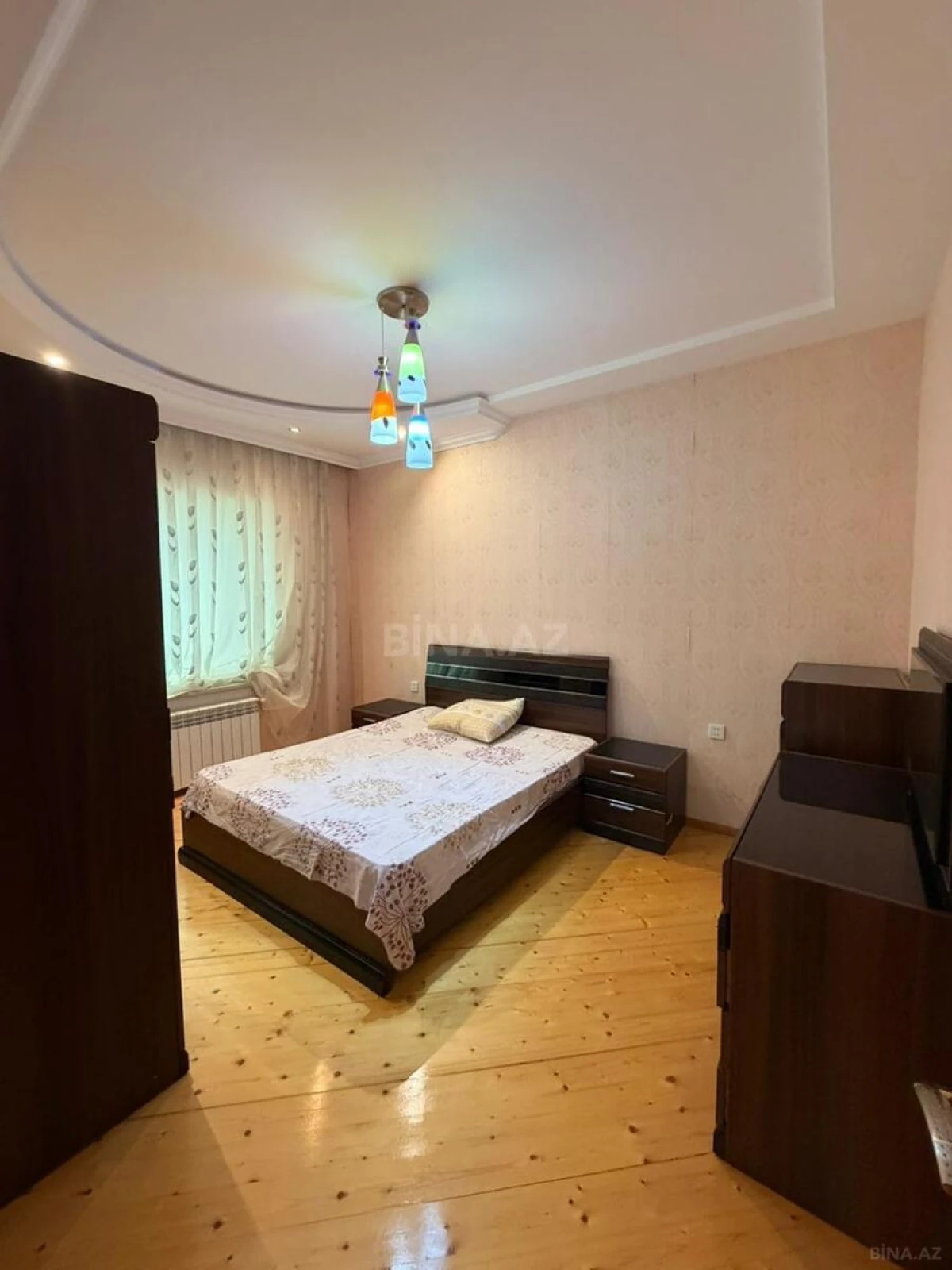Satılır 6 otaqlı həyət evi 300 m²
