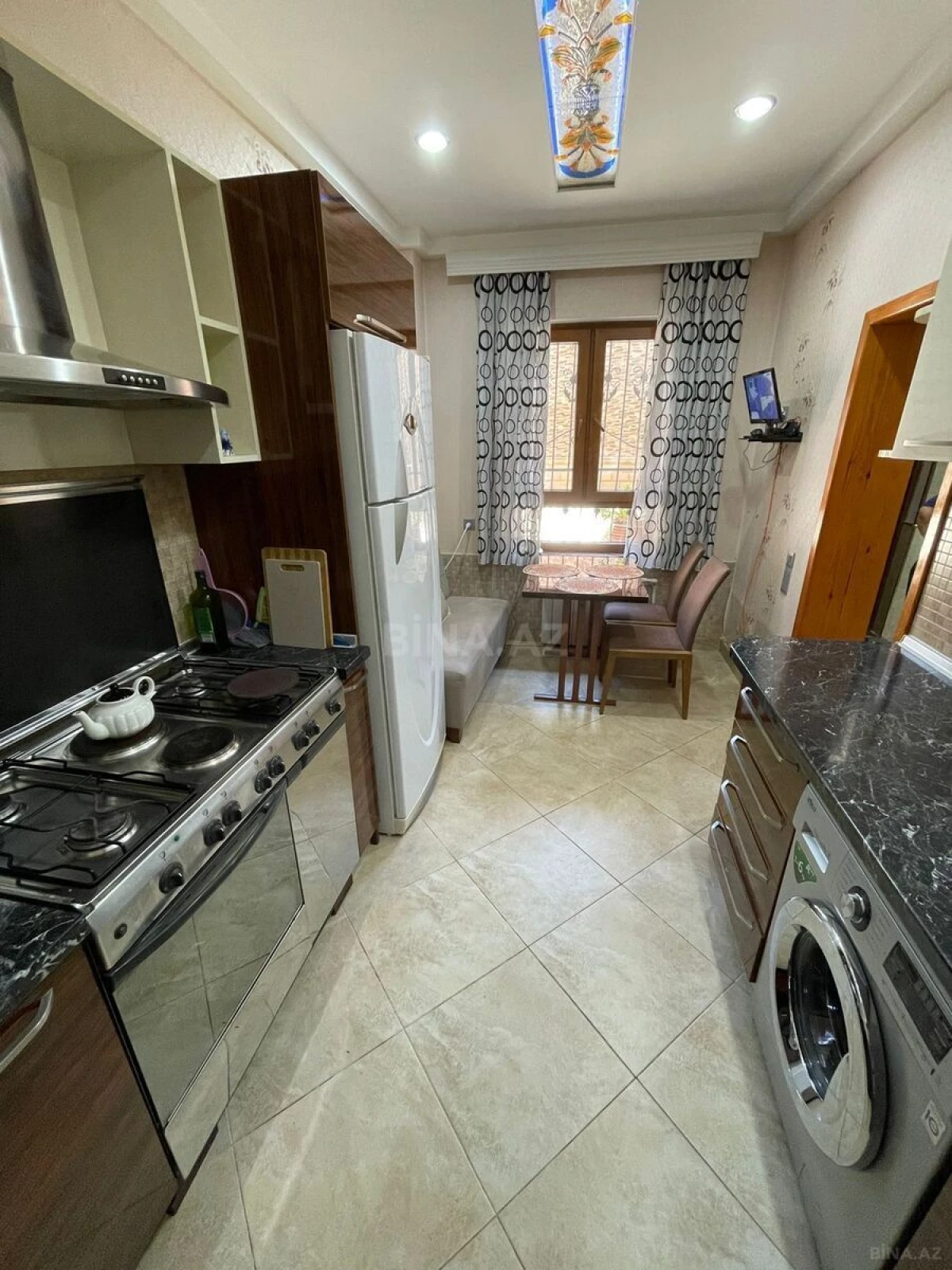 Kirayə verilir 6 otaqlı həyət evi 250 m²