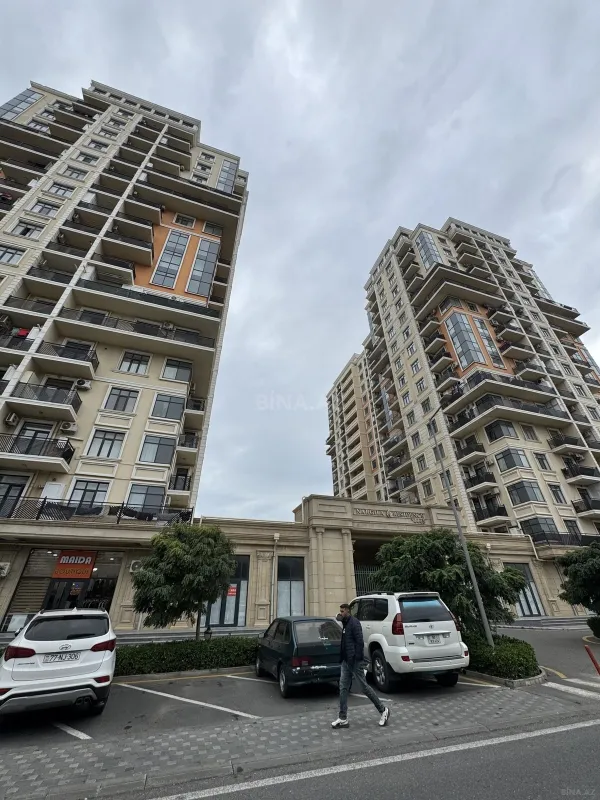 Satılır 3 otaqlı mənzil 118 m²