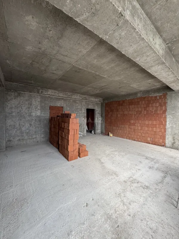 Satılır 3 otaqlı mənzil 118 m²