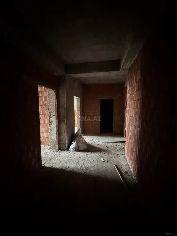 Satılır 3 otaqlı mənzil 118 m²