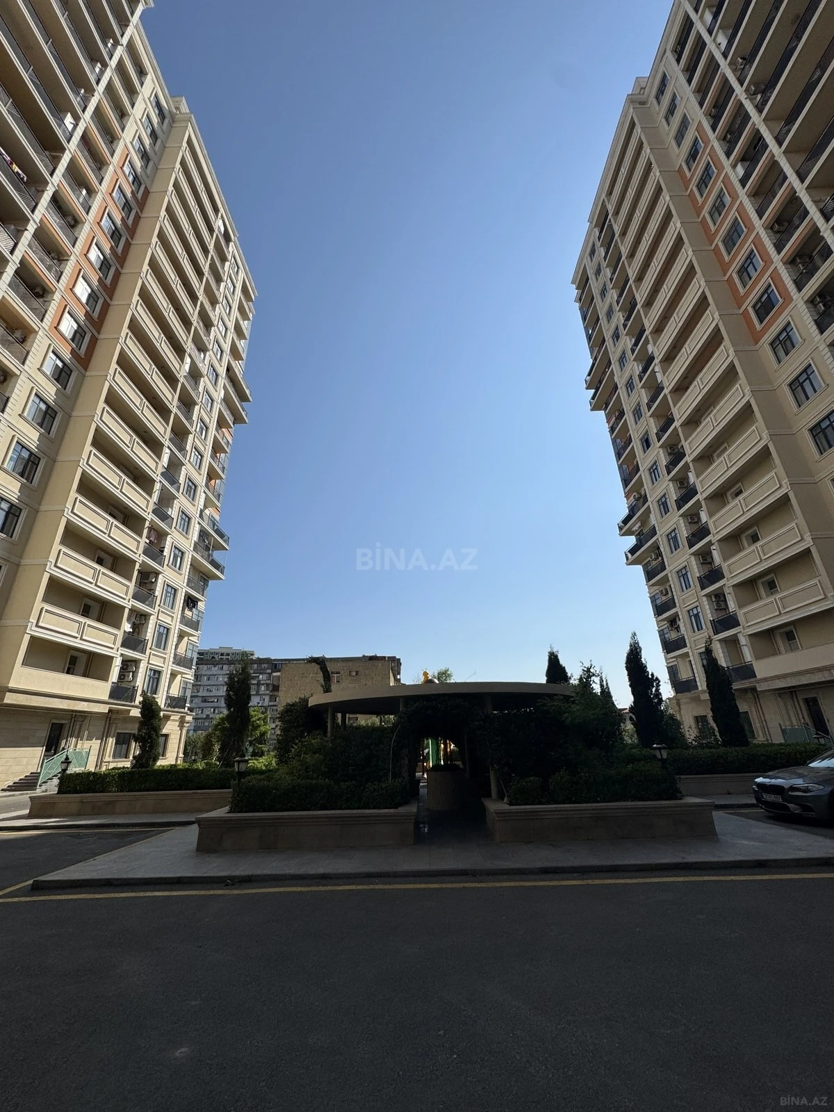 Satılır 3 otaqlı mənzil 118 m²