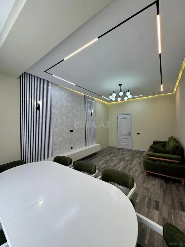 Satılır 4 otaqlı mənzil 132 m²
