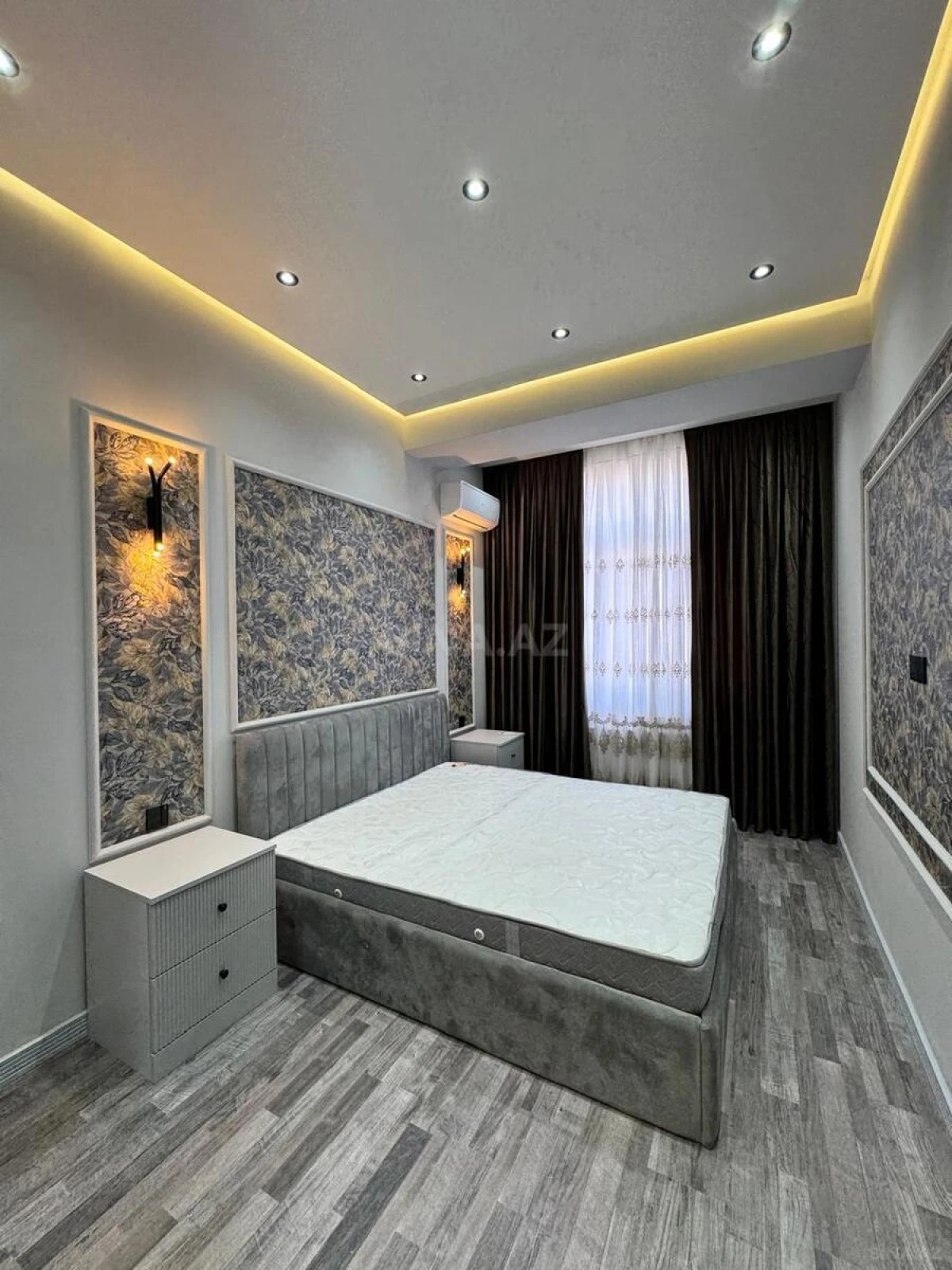 Satılır 4 otaqlı mənzil 132 m²