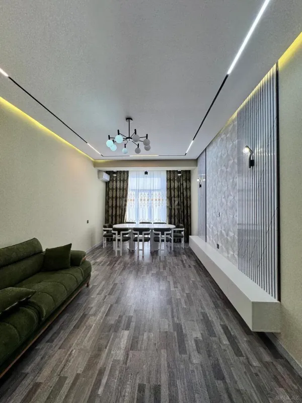 Satılır 4 otaqlı mənzil 132 m²